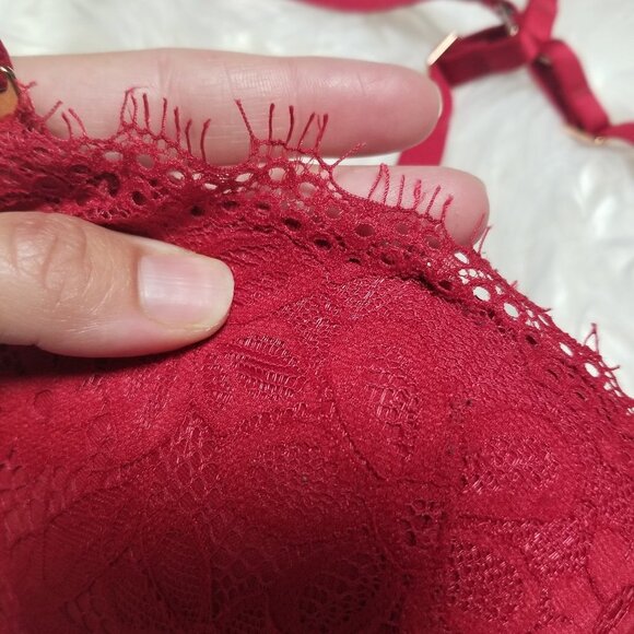 Aerie | Red Floral Lace Real Power Plunge Underwire Bra Convertible Back 32B - Picture 2 of 8